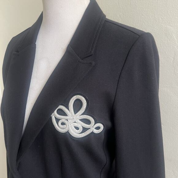 Miller Wendt Softknit Blazer Black Embroidered Crest Size Medium 2 Button Preppy - Picture 8 of 11
